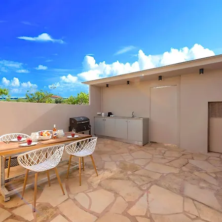 Cretan Breeze Beheizter Privater Swimmingpool *