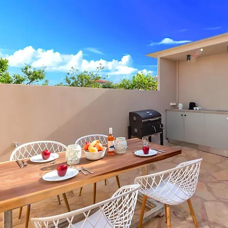 Cretan Breeze Beheizter Privater Swimmingpool Dhramia