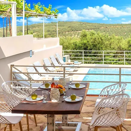 Cretan Breeze Beheizter Privater Swimmingpool